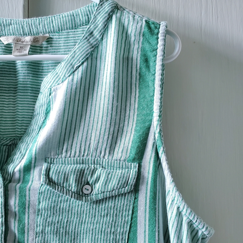 Khakis & Co sleeveless Top